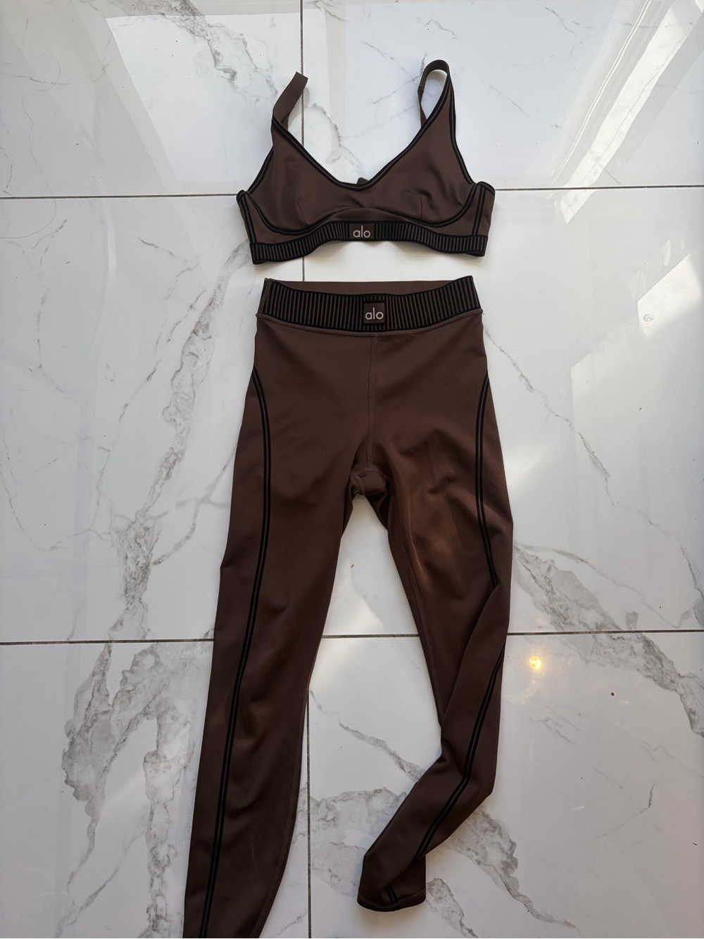 ALO Yoga Brown Sports Bra and Legging Set with Black Trim